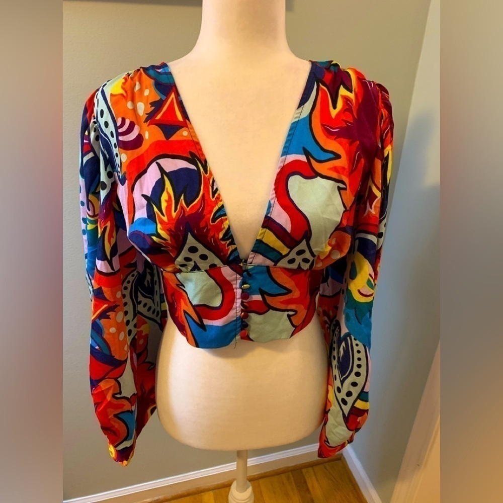 Love X Design 70’s Psychedelic crop shirt, size M